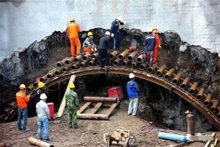 莱芜隧道钢花管支护案例